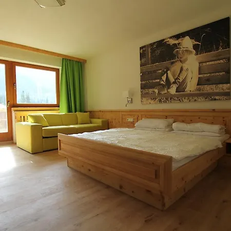 Szálloda Family Alm Tirol 3*
