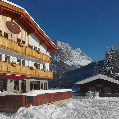 Hotel Family Alm Tirol